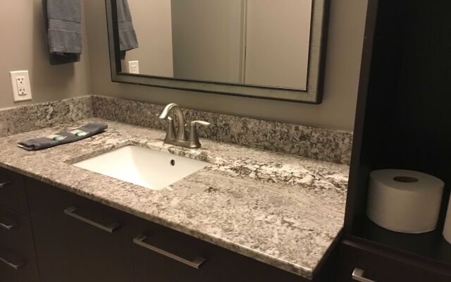 Pleasant  2Br Apartment | Great Value Downtown