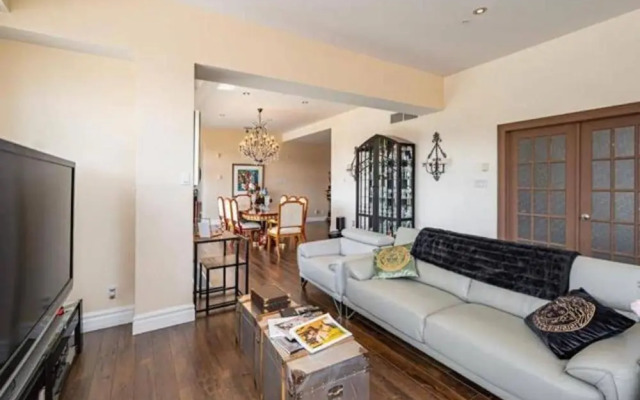 Sleeps6-apartment-parking-balcony-patio