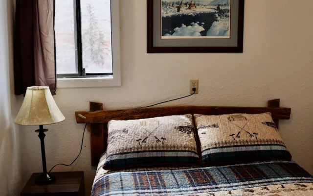 Rocky Mountain Lodge
