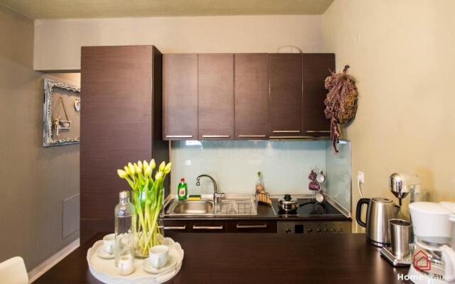 Deluxe Suite By Homebrain