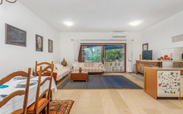 Awesome Home in Njivice With Wifi and 2 Bedrooms