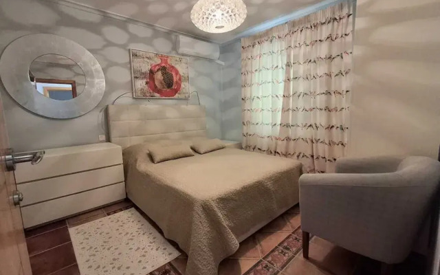 Beachfront Four bedroom Apartment