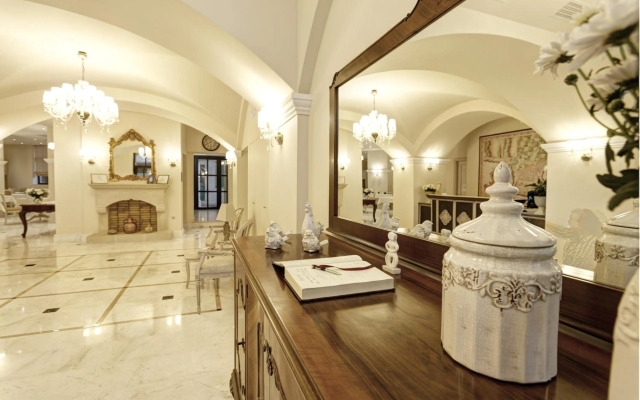 Ionia Suites