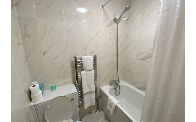 OYO Baylis House Hotel