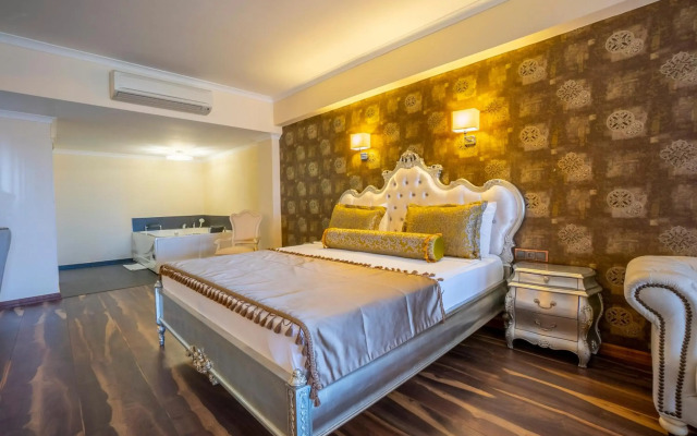 Azka Hotel