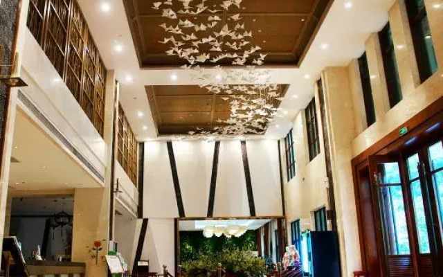 Jinfoshanwenquanjiari Hotel