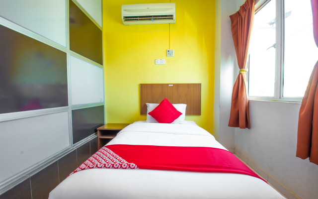 OYO 582 Hotel Walk Inn