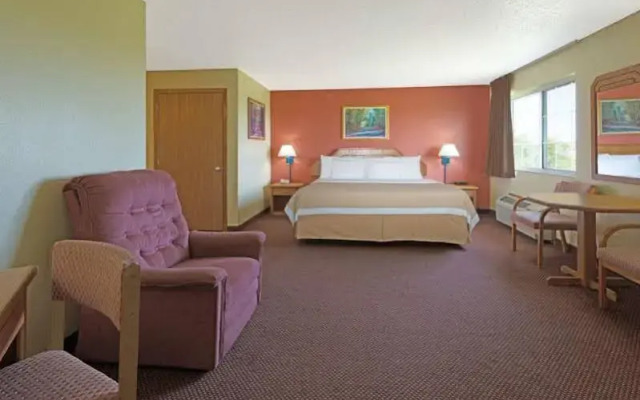 Cameron Days Inn