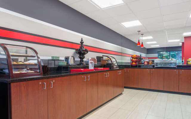 Ramada by Wyndham Catlettsburg/Ashland