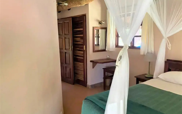 Double Lodge in Natural African Bush - 2111