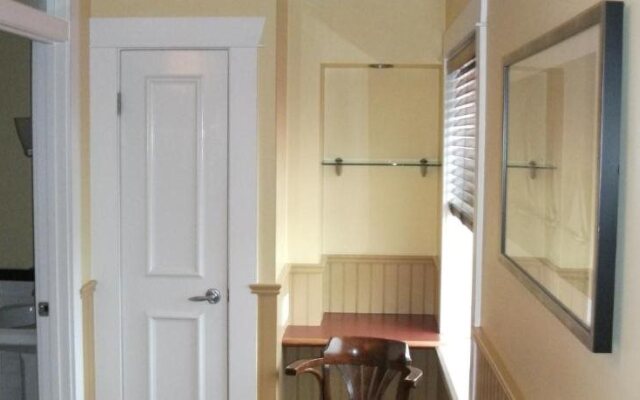 Salt Spring Inn