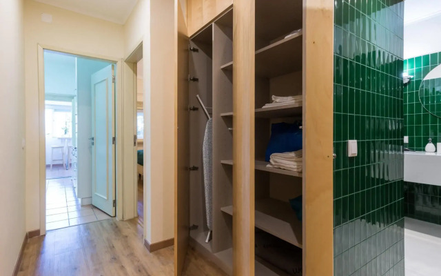 3 Bedroom Apt. with Grand Terrace