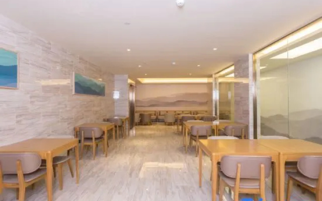 Ji Hotel (Hefei Binhu Intime City) – People – Hefei