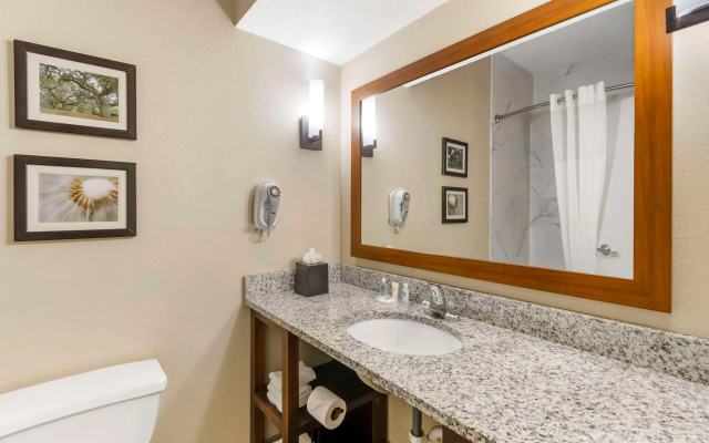 Comfort Suites