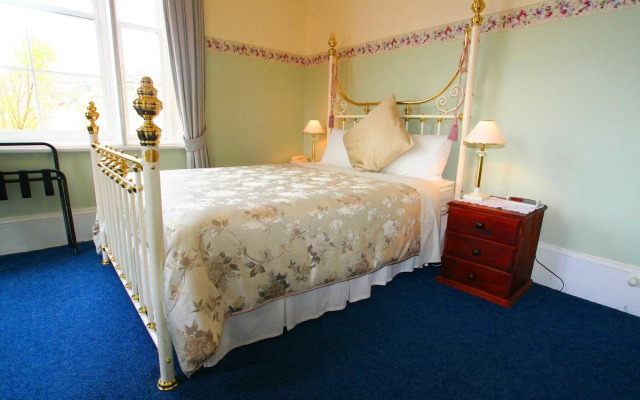 The Lodge on Elizabeth