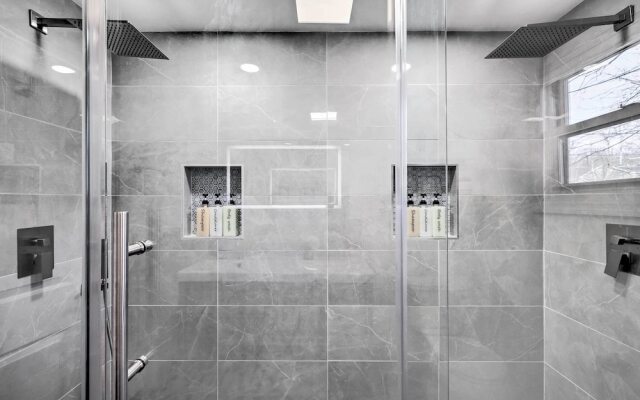 Game Room + Lake Access: Serene Tobyhanna Retreat