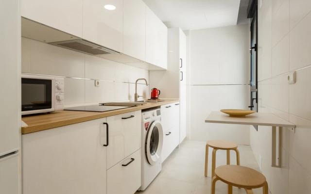 Real Escuela Home Surthy Apartments