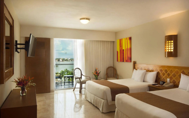 Sunset Royal Beach Resort - All Inclusive