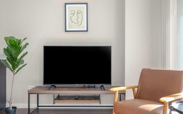 Chicago | Exquisite Studio River North Apartment