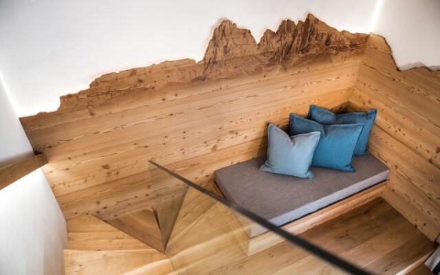 Les Dolomites Mountain Lodges