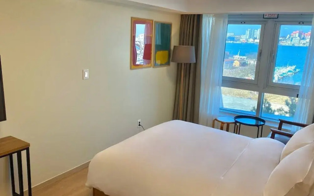 Chungchoho Best Hotel