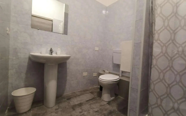 Airport Boulevard Guesthouse
