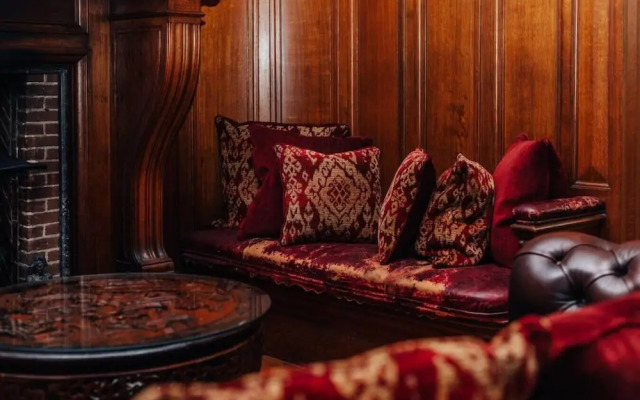 Waterfront Retreat in Hambleden