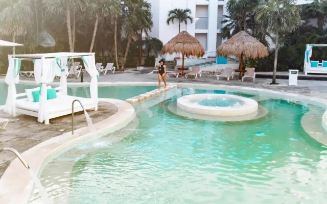 The Sens Riviera By Oasis