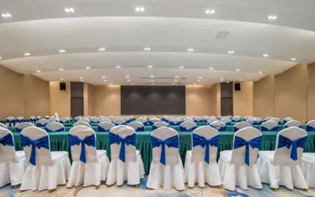 Gray Whale International Hotel (Longquan Branch)