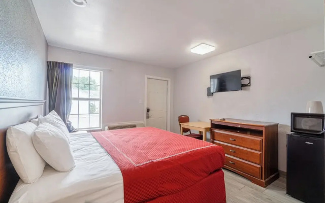 OYO Budget Inn Falfurrias Hwy 281