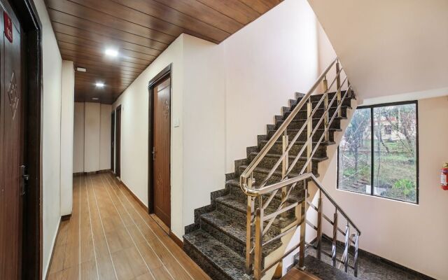 OYO Flagship 111 Canal Road