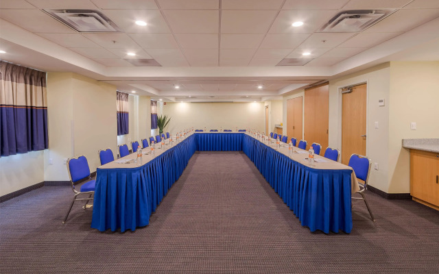 Microtel Inn & Suites by Wyndham Culiacan