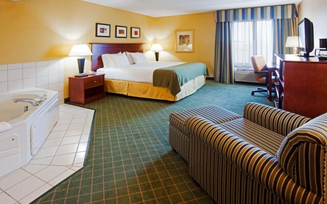 Holiday Inn Express & Suites Coon Rapids - Blaine Area