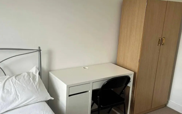 Shorditch Apartment Sleeps 6