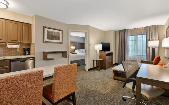 Staybridge Suite Charlottesville Airport