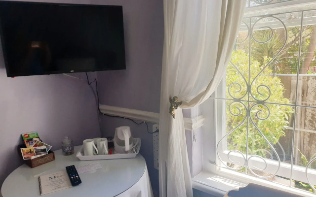 Mountain Manor Guest House & Executive Suites