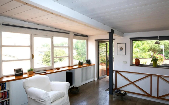 Trastevere Split Level Apartment with Terrace