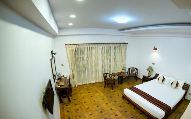 Yadanarpon Dynasty Hotel