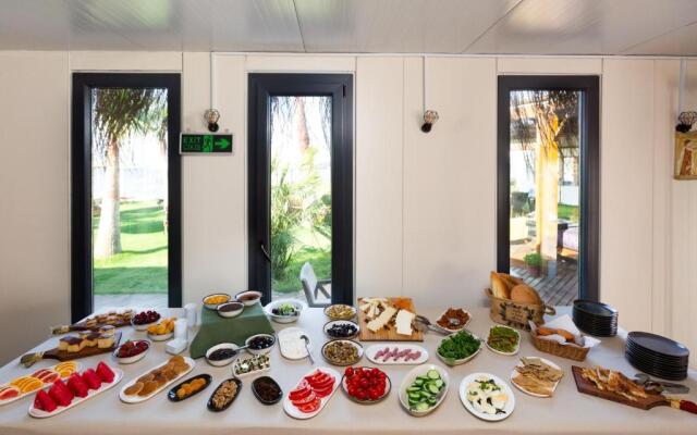 Anda Beach Bistro & Rooms