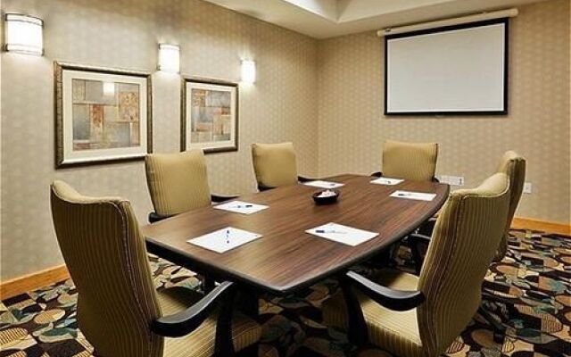 Holiday Inn Express Hotel & Suites Newton