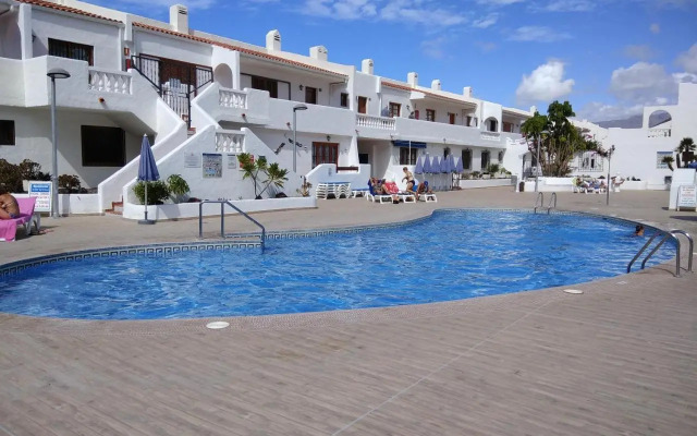 Los Cristianos studio, modern, spacious, pool,WiFi