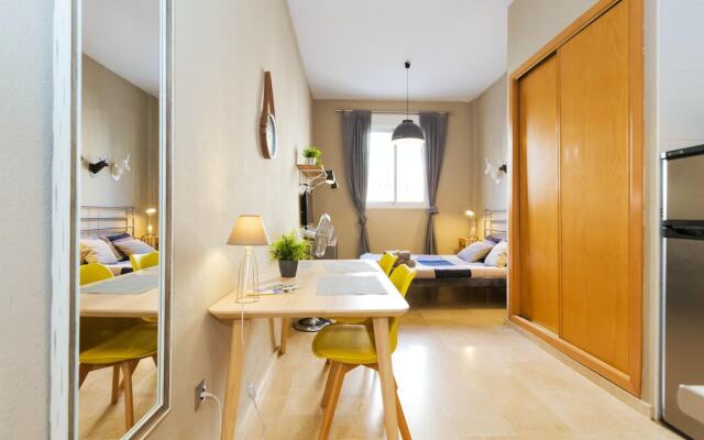 Studio in Málaga, With Wifi