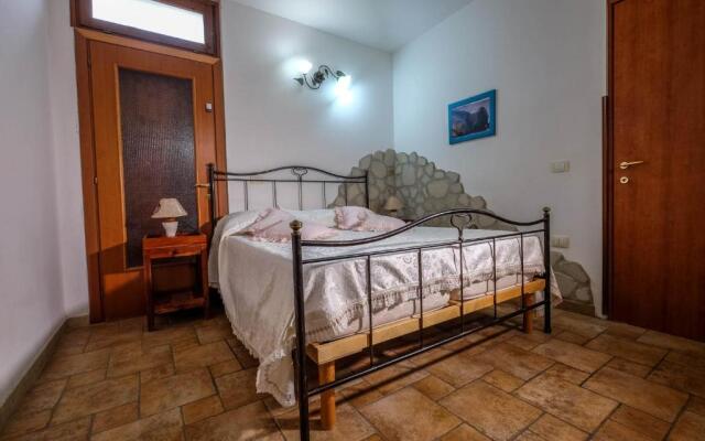 Apartment Nuraghe, barrierefrei, auf Olivenhain