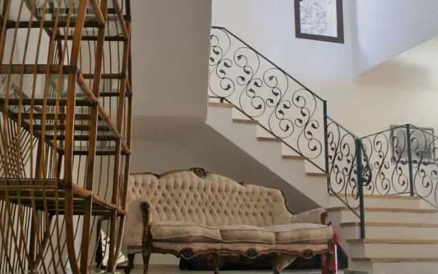 5 Kaza Hotel