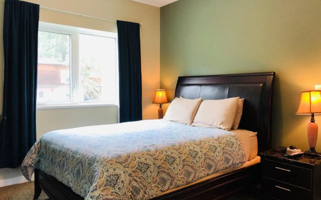 Downtown Whitehorse 4 bedrooms deluxe condo