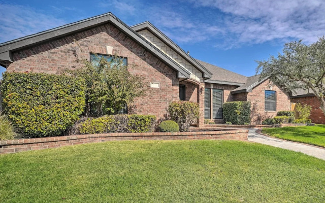 Luxe Midland Retreat w/ Patio, Grill & Yard!