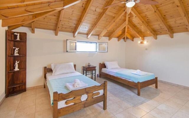 White Pearl Villa Gennadi