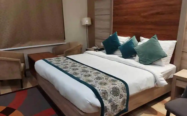 Green Palms Hotel Pacific Mall