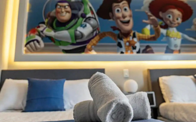 Thematic 4 bdr Near Disney-22101