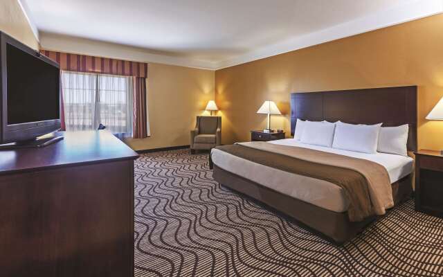 La Quinta Inn & Suites by Wyndham Angleton